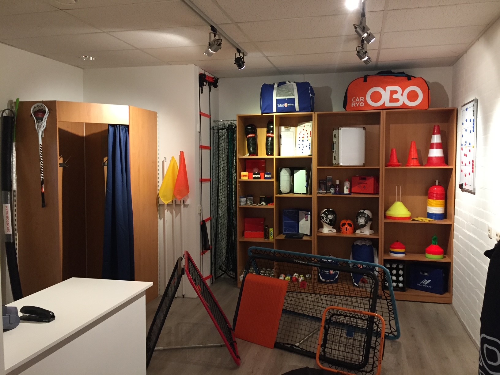 Binnenshuis, Interieurontwerp, Handtas, Speelruimte, Lamp, Binnenshuis, Interieurontwerp, Handtas, Speelruimte, Lamp