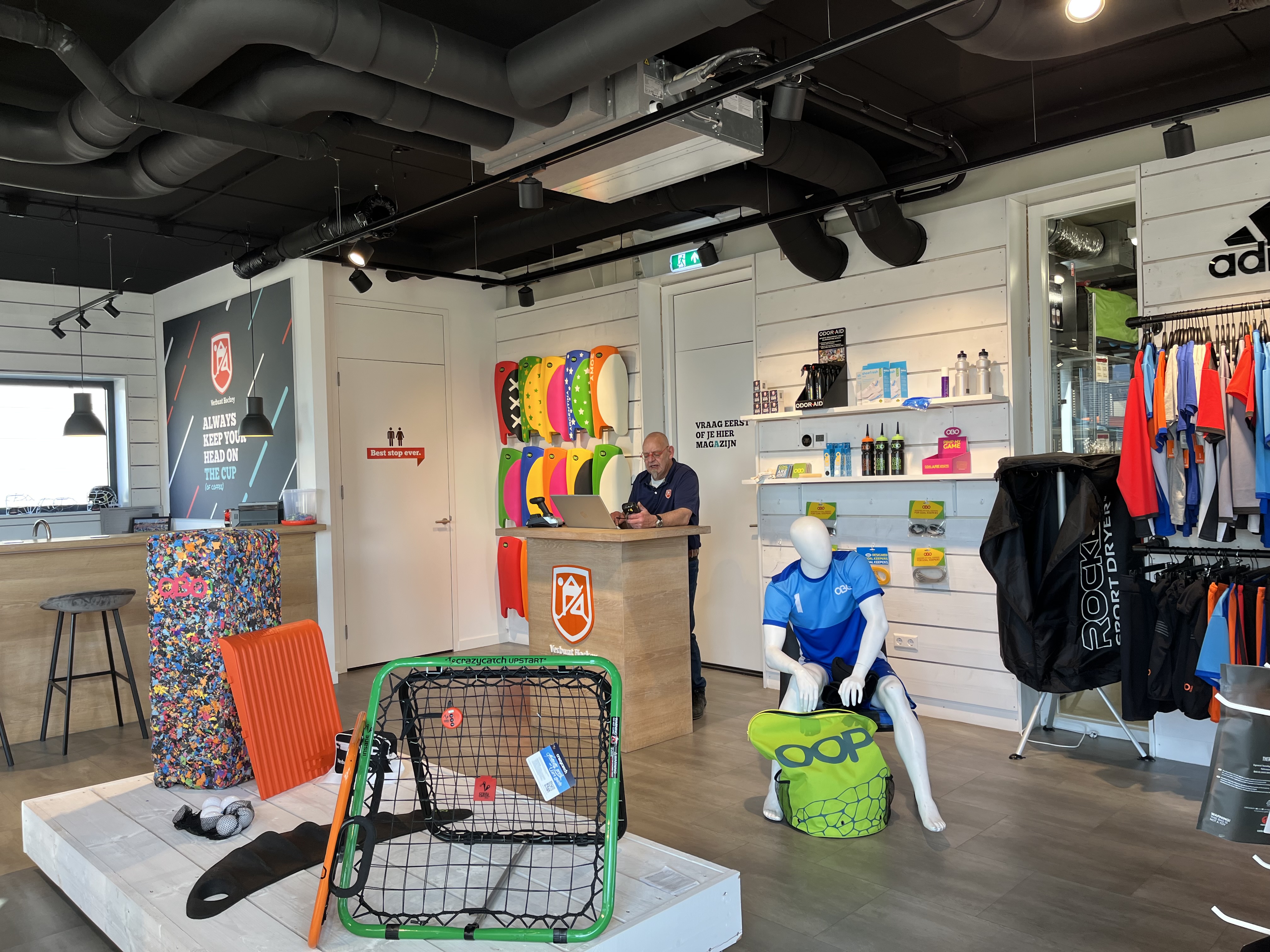 Binnenshuis, Persoon, Laptop, Brillen, Handschoen